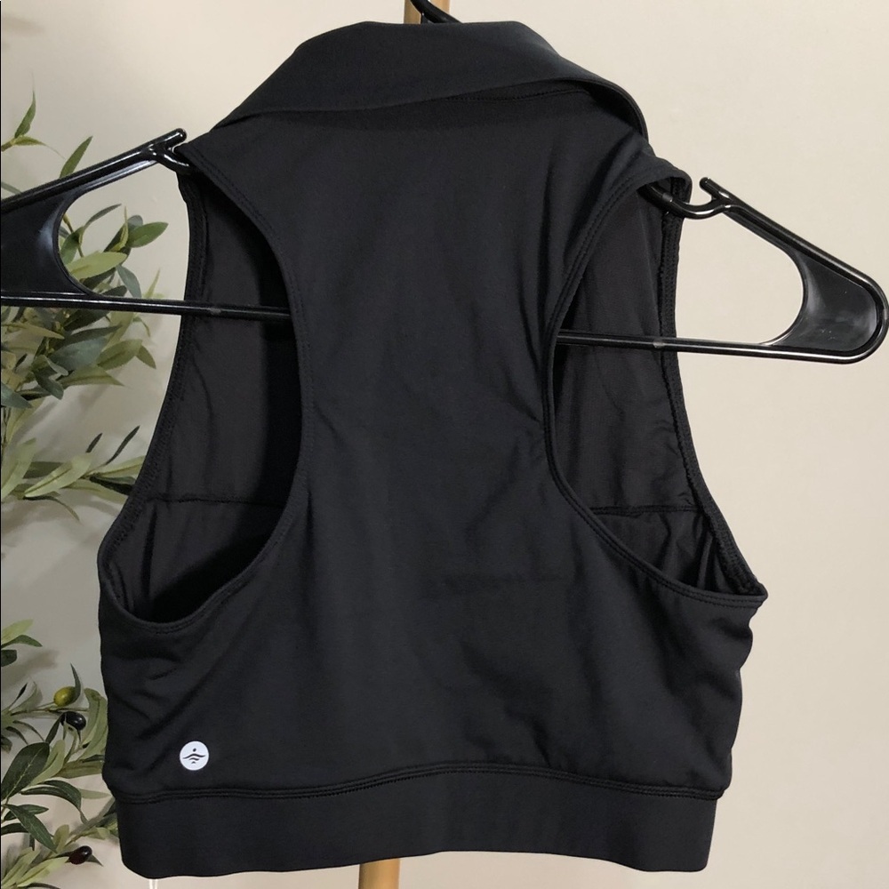 HALARA Black Collared Padded Crop Top (A1) - Picture 3 of 5